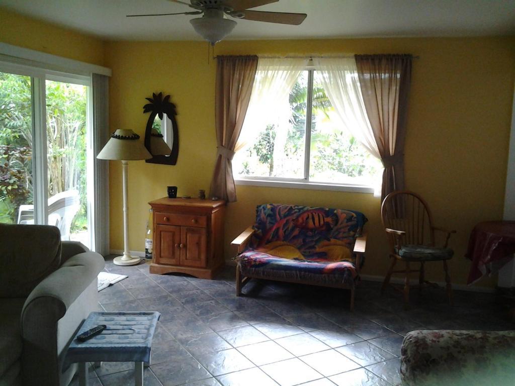 Lava Tree Tropic Inn Pahoa Szoba fotó